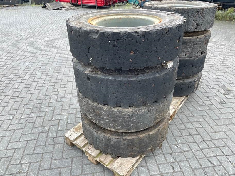 Liebherr 10.00-20 - Tire/Reifen/Band - Banden en velgen voor Bouwmachine: afbeelding 2 Liebherr 10.00-20 - Tire/Reifen/Band - Banden en velgen voor Bouwmachine: afbeelding 2