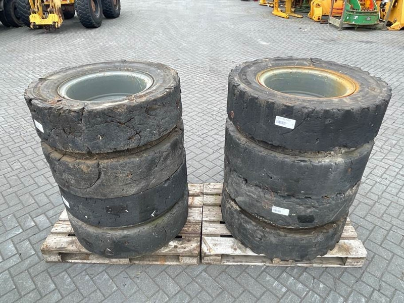 Liebherr 10.00-20 - Tire/Reifen/Band - Banden en velgen voor Bouwmachine: afbeelding 1 Liebherr 10.00-20 - Tire/Reifen/Band - Banden en velgen voor Bouwmachine: afbeelding 1