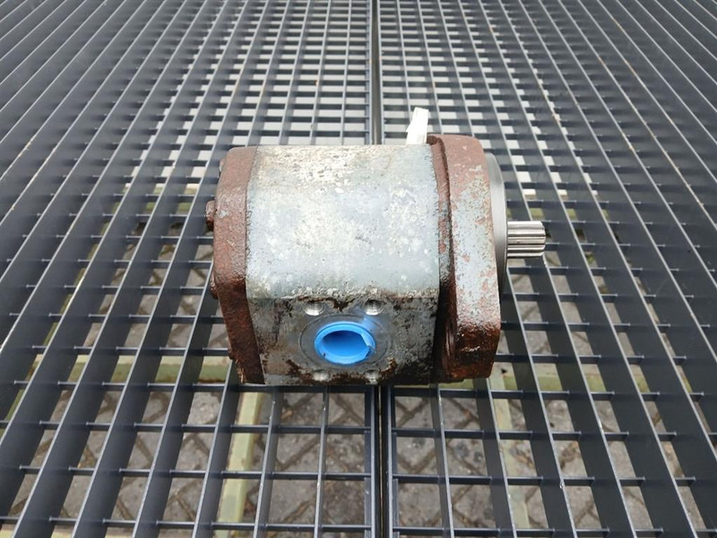 Liebherr L514-10425012-Gearpump/Zahnradpumpe/Tandwielpomp - Hydraulica voor Bouwmachine: afbeelding 2 Liebherr L514-10425012-Gearpump/Zahnradpumpe/Tandwielpomp - Hydraulica voor Bouwmachine: afbeelding 2