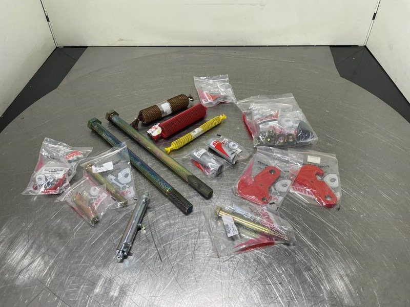 Manitou - Trailer hitch/Anhängerkupplung/Trekhaak - Frame/ Chassis voor Bouwmachine: afbeelding 2 Manitou - Trailer hitch/Anhängerkupplung/Trekhaak - Frame/ Chassis voor Bouwmachine: afbeelding 2