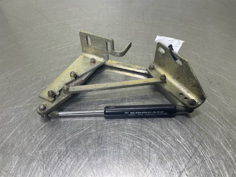 Schaeff SKL834-0451019030-Hinge right/Scharnier - Frame/ Chassis voor Bouwmachine: afbeelding 1 Schaeff SKL834-0451019030-Hinge right/Scharnier - Frame/ Chassis voor Bouwmachine: afbeelding 1