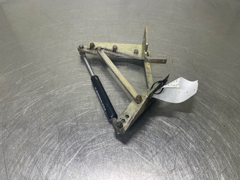Schaeff SKL834-0451019030-Hinge right/Scharnier - Frame/ Chassis voor Bouwmachine: afbeelding 2 Schaeff SKL834-0451019030-Hinge right/Scharnier - Frame/ Chassis voor Bouwmachine: afbeelding 2