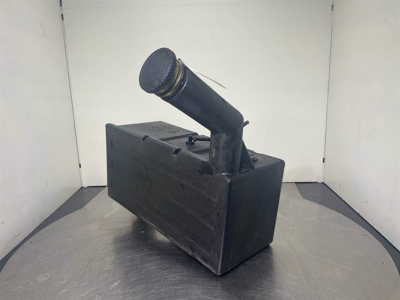 Schaeff SKL834-5267010034/6414014102-Fuel tank - Frame/ Chassis voor Bouwmachine: afbeelding 2 Schaeff SKL834-5267010034/6414014102-Fuel tank - Frame/ Chassis voor Bouwmachine: afbeelding 2