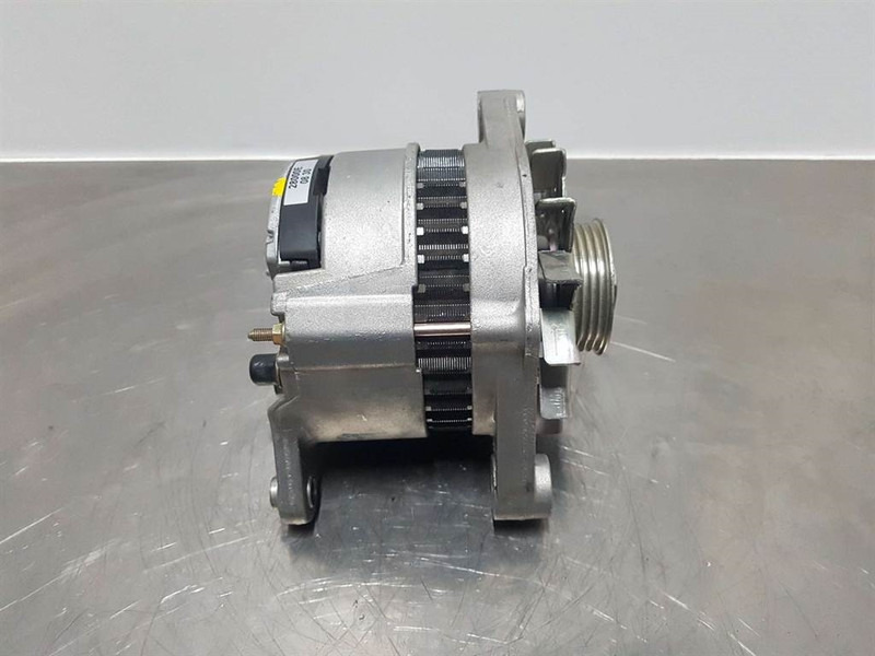 Terex Schaeff SKL833-14V 65A-Alternator/Lichtmaschine/Dynamo - Motor voor Bouwmachine: afbeelding 3 Terex Schaeff SKL833-14V 65A-Alternator/Lichtmaschine/Dynamo - Motor voor Bouwmachine: afbeelding 3