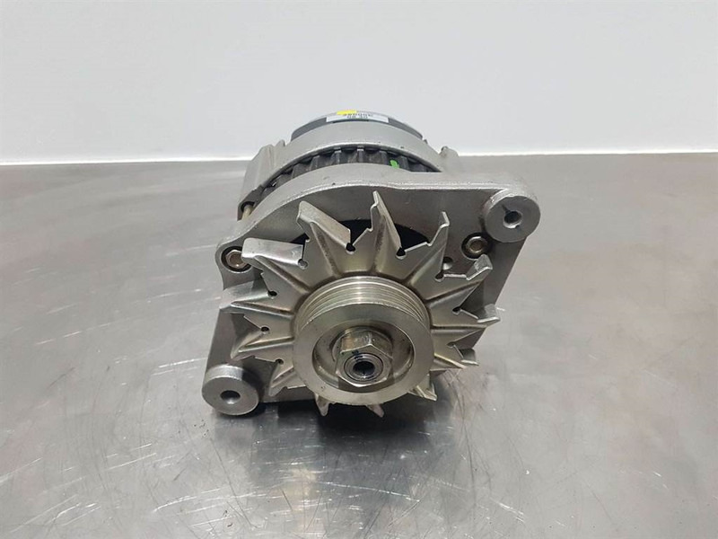 Terex Schaeff SKL833-14V 65A-Alternator/Lichtmaschine/Dynamo - Motor voor Bouwmachine: afbeelding 2 Terex Schaeff SKL833-14V 65A-Alternator/Lichtmaschine/Dynamo - Motor voor Bouwmachine: afbeelding 2