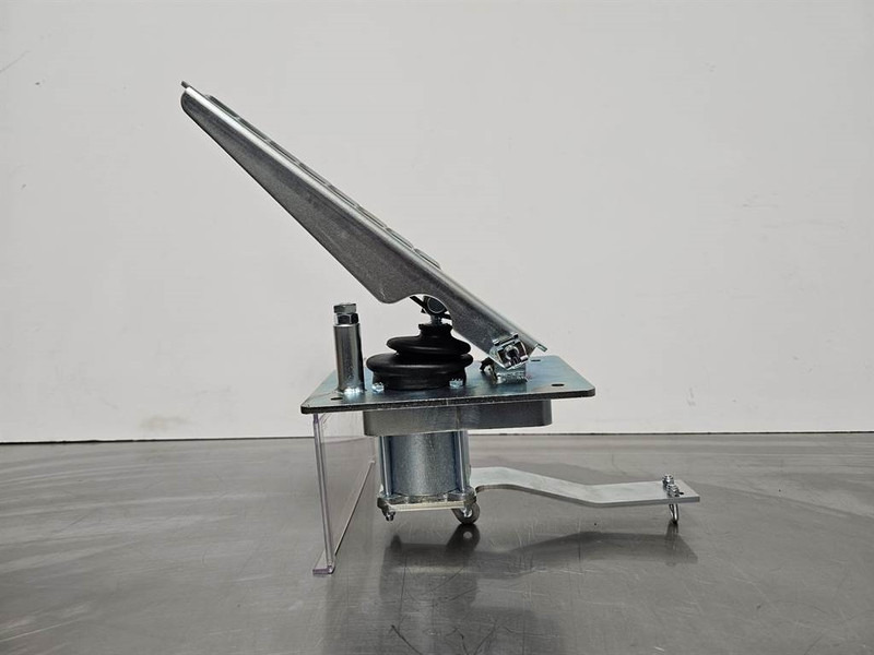 Terex TL/SKL/SKS-5692657905-Gas pedal - Cabine en interieur voor Bouwmachine: afbeelding 2 Terex TL/SKL/SKS-5692657905-Gas pedal - Cabine en interieur voor Bouwmachine: afbeelding 2