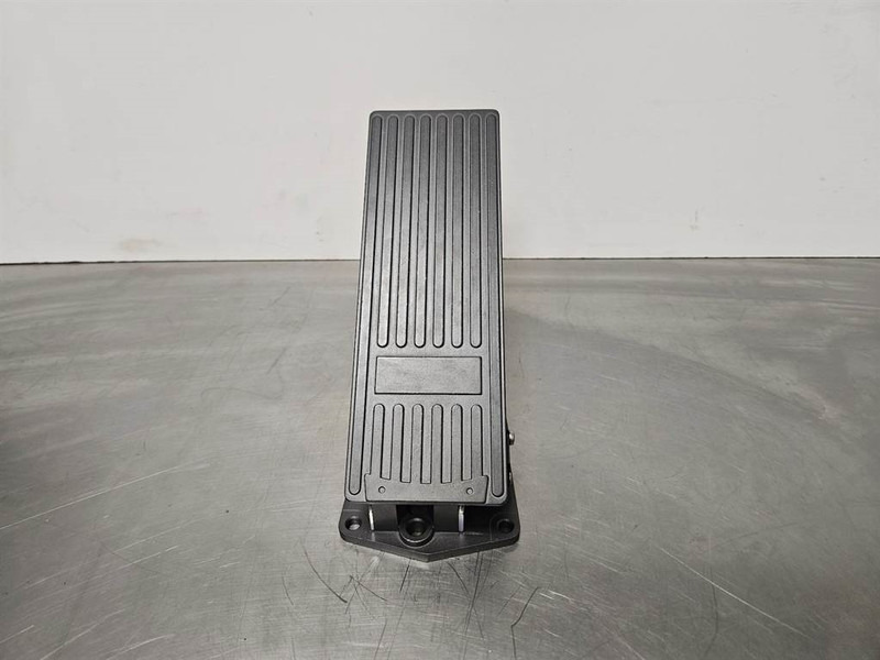 Terex TL260-5350260006-Gas pedal/Fusspedal/Gaspedaal - Elektrisch systeem voor Bouwmachine: afbeelding 2 Terex TL260-5350260006-Gas pedal/Fusspedal/Gaspedaal - Elektrisch systeem voor Bouwmachine: afbeelding 2