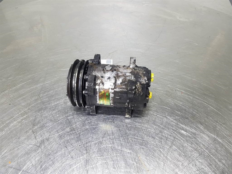 Volvo -Sanden SD7H15-Compressor/Kompressor/Aircopomp - Airco compressor voor Bouwmachine: afbeelding 2 Volvo -Sanden SD7H15-Compressor/Kompressor/Aircopomp - Airco compressor voor Bouwmachine: afbeelding 2