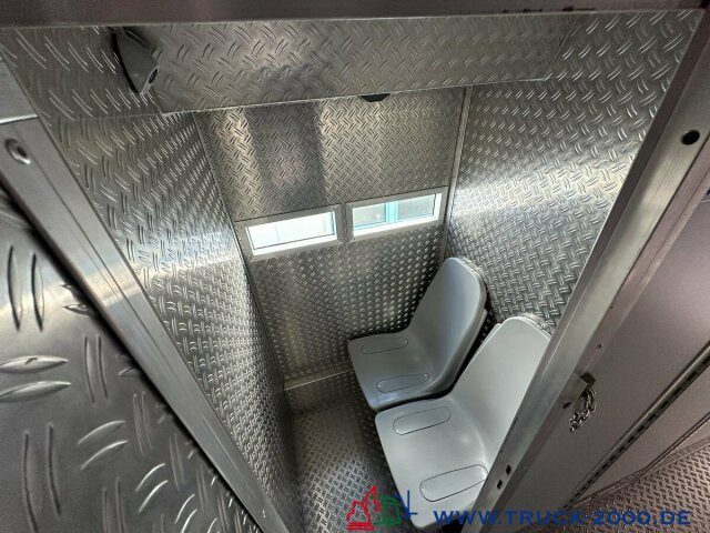 Setra Gefangentransporter 15 Zellen-29 Gefangenenbus - Bus: afbeelding 5 Setra Gefangentransporter 15 Zellen-29 Gefangenenbus - Bus: afbeelding 5