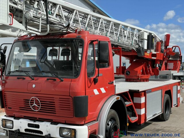 Mercedes-Benz 1422NG Ziegler Feuerwehr Drehleiter 30m Rettung - Vrachtwagen hoogwerker: afbeelding 4 Mercedes-Benz 1422NG Ziegler Feuerwehr Drehleiter 30m Rettung - Vrachtwagen hoogwerker: afbeelding 4
