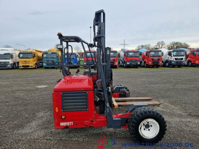 Moffett Mitnahmestapler 4 Wege Allrad NX Typ M 4 25.4 - Meeneemheftruck: afbeelding 1 Moffett Mitnahmestapler 4 Wege Allrad NX Typ M 4 25.4 - Meeneemheftruck: afbeelding 1