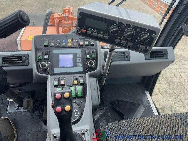 Multicar Tremo X56 Winterdienst Streuer + Besen NUR9769KM - Veegwagen: afbeelding 4 Multicar Tremo X56 Winterdienst Streuer + Besen NUR9769KM - Veegwagen: afbeelding 4