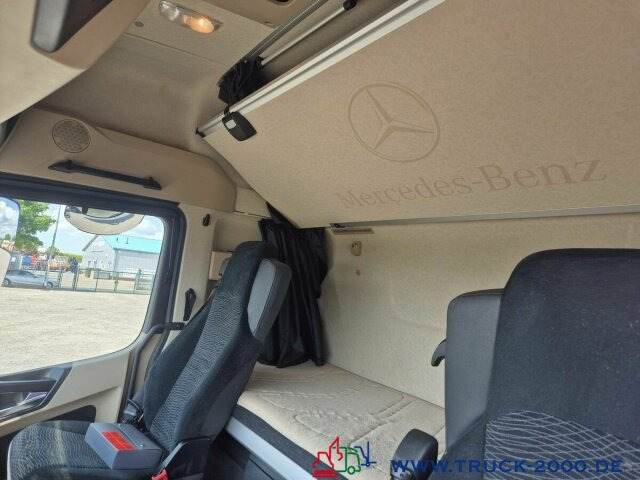 Mercedes-Benz Actros 1846 Giga Space Retarder 2 Betten - Trekker: afbeelding 2 Mercedes-Benz Actros 1846 Giga Space Retarder 2 Betten - Trekker: afbeelding 2