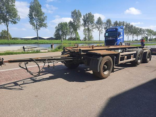 Floor FLA-3-101 - Containertransporter/ Wissellaadbak oplegger: afbeelding 1 Floor FLA-3-101 - Containertransporter/ Wissellaadbak oplegger: afbeelding 1