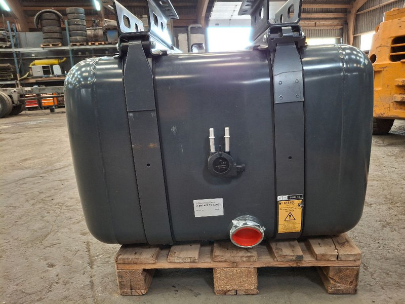 Mercedes-Benz 290L - Brandstoftank: afbeelding 5 Mercedes-Benz 290L - Brandstoftank: afbeelding 5