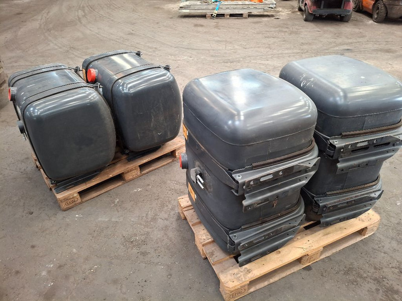 Mercedes-Benz 290L - Brandstoftank: afbeelding 3 Mercedes-Benz 290L - Brandstoftank: afbeelding 3