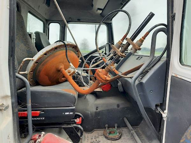 Renault MIDLINER M210 GAS / LPG - Tankwagen: afbeelding 5 Renault MIDLINER M210 GAS / LPG - Tankwagen: afbeelding 5