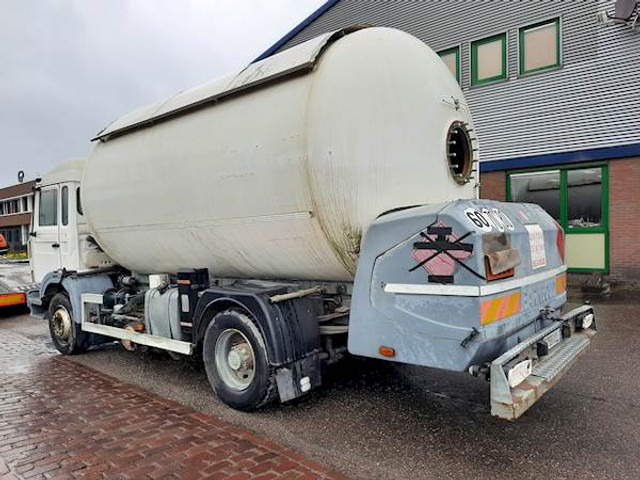 Renault MIDLINER M210 GAS / LPG - Tankwagen: afbeelding 4 Renault MIDLINER M210 GAS / LPG - Tankwagen: afbeelding 4