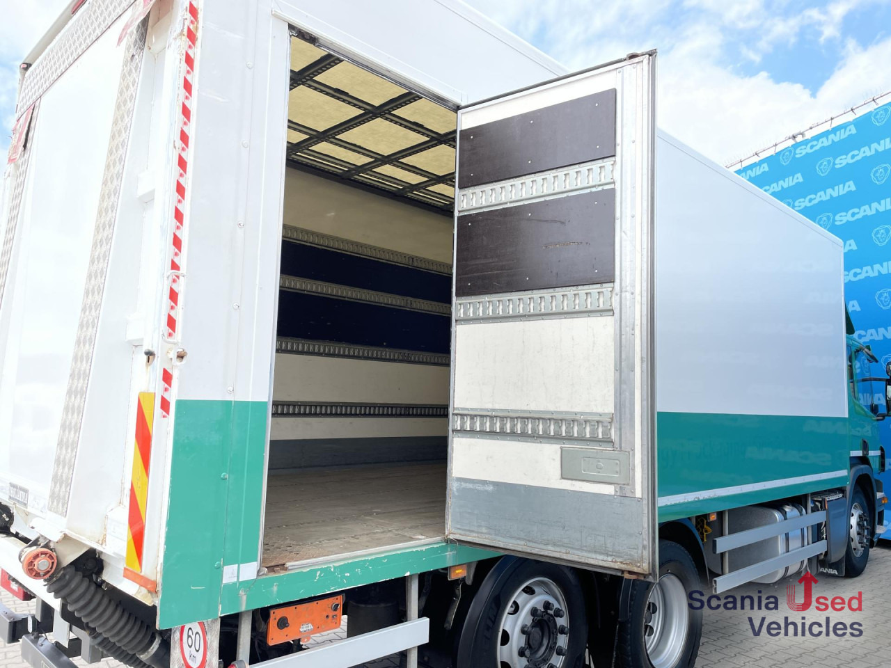 Bakwagen SCANIA P 320 DB6x2*4MNB RETARDER FULL AIR 8T TAIL LIFT 2T: afbeelding 15