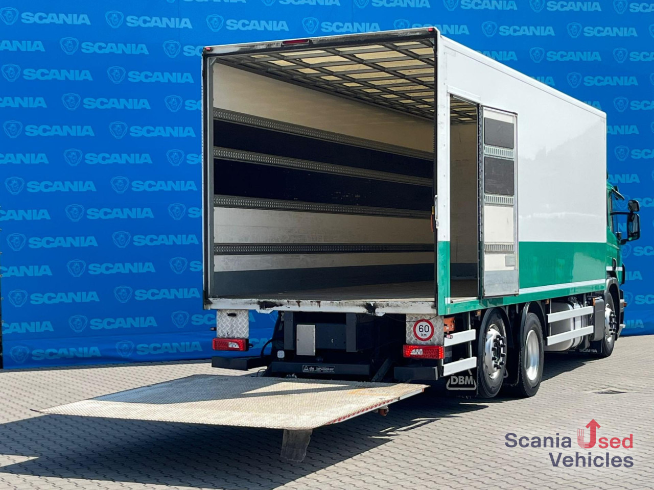 SCANIA P 320 DB6x2*4MNB RETARDER FULL AIR 8T TAIL LIFT 2T - Bakwagen: afbeelding 2 SCANIA P 320 DB6x2*4MNB RETARDER FULL AIR 8T TAIL LIFT 2T - Bakwagen: afbeelding 2