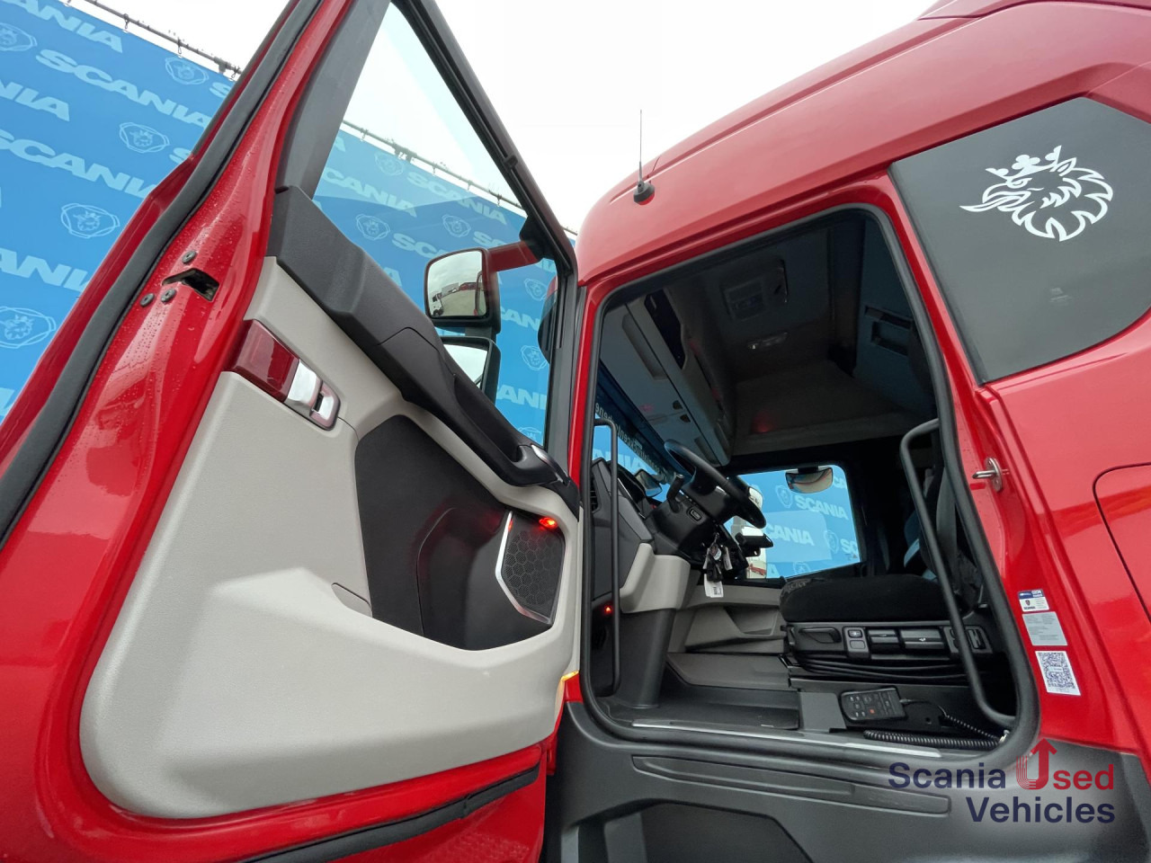 SCANIA R 450 A4x2NA RETARDER PTO LED NAVI - Trekker: afbeelding 4 SCANIA R 450 A4x2NA RETARDER PTO LED NAVI - Trekker: afbeelding 4