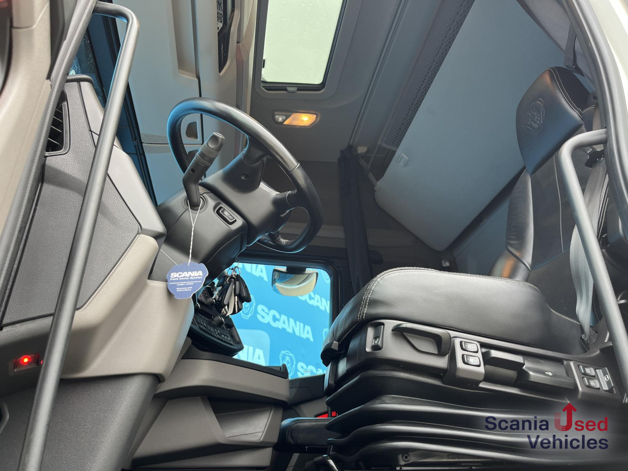 SCANIA S 590 A4x2NA V8 RETARDER DIFF-L 8T NAVI LED ALCOA - Trekker: afbeelding 4 SCANIA S 590 A4x2NA V8 RETARDER DIFF-L 8T NAVI LED ALCOA - Trekker: afbeelding 4