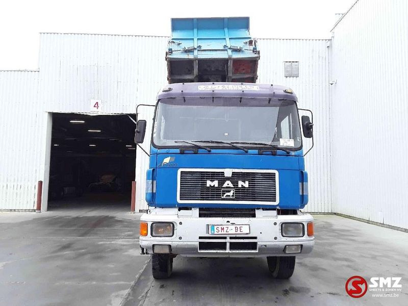 MAN 26.422 25-422 manual pump - Kipper vrachtwagen: afbeelding 2 MAN 26.422 25-422 manual pump - Kipper vrachtwagen: afbeelding 2