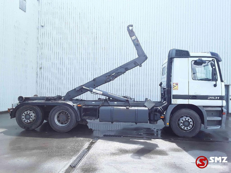 Mercedes-Benz Actros 2531 francais - Containertransporter/ Wissellaadbak vrachtwagen: afbeelding 4 Mercedes-Benz Actros 2531 francais - Containertransporter/ Wissellaadbak vrachtwagen: afbeelding 4