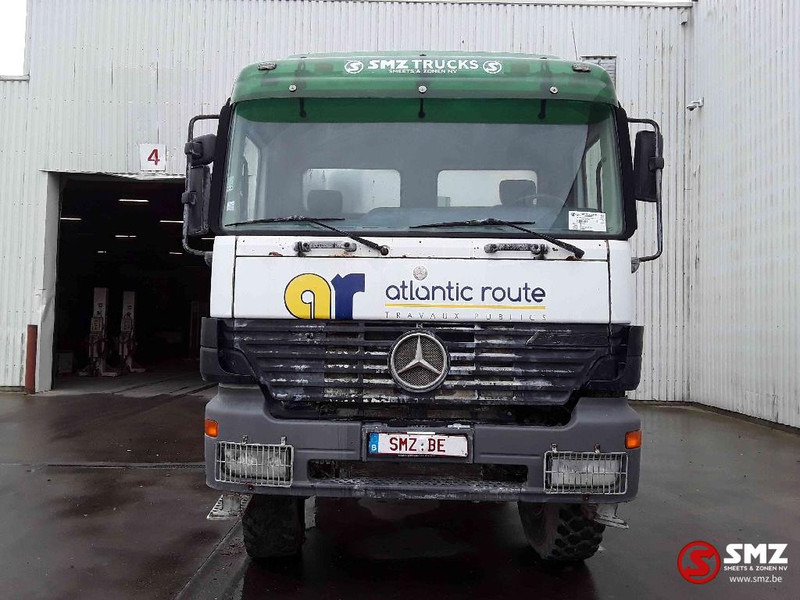 Mercedes-Benz Actros 3335 6x6 88000km manual - Betonpomp: afbeelding 2 Mercedes-Benz Actros 3335 6x6 88000km manual - Betonpomp: afbeelding 2