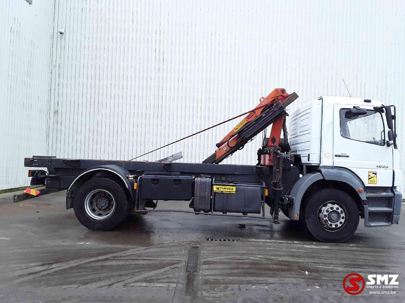 Mercedes-Benz Axor 1823 Palfinger pk4501 - Vrachtwagen met open laadbak, Kraanwagen: afbeelding 4 Mercedes-Benz Axor 1823 Palfinger pk4501 - Vrachtwagen met open laadbak, Kraanwagen: afbeelding 4
