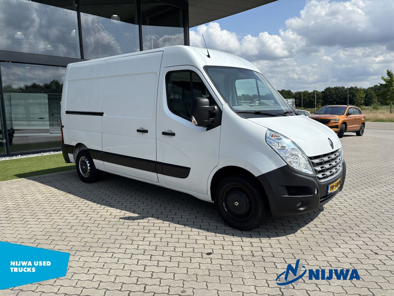 Renault Master T35 125 L2H2 Opstap + Airco Kasten - Gesloten bestelwagen: afbeelding 2 Renault Master T35 125 L2H2 Opstap + Airco Kasten - Gesloten bestelwagen: afbeelding 2