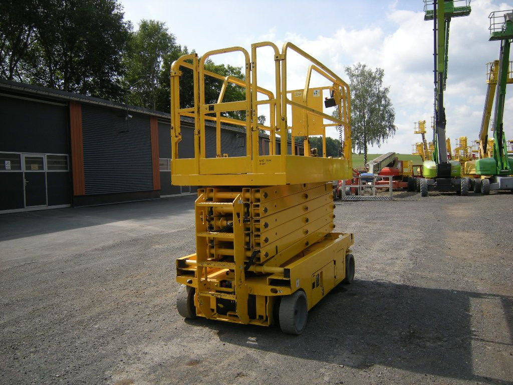 Vrachtwagen hoogwerker Genie GS 4047 Scherenarbeitsbühne Genie 14 m: afbeelding 15