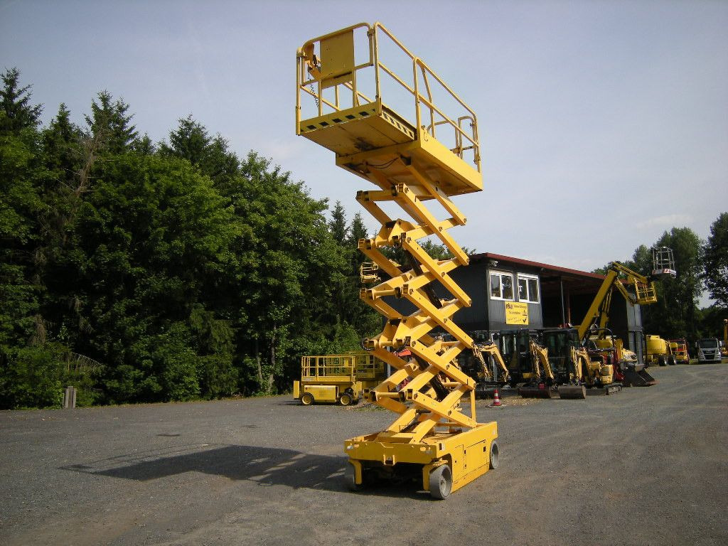 Vrachtwagen hoogwerker Genie GS 4047 Scherenarbeitsbühne Genie 14 m: afbeelding 6