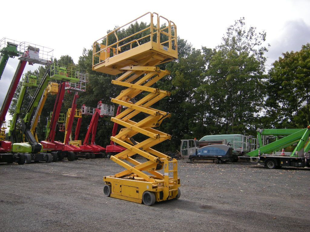 Genie GS 4047 Scherenarbeitsbühne Genie 14 m - Vrachtwagen hoogwerker: afbeelding 2 Genie GS 4047 Scherenarbeitsbühne Genie 14 m - Vrachtwagen hoogwerker: afbeelding 2