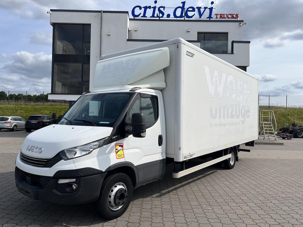 Iveco 70C18 Daily Koffer mit Ladebordwand - Bestelwagen gesloten laadbak: afbeelding 1 Iveco 70C18 Daily Koffer mit Ladebordwand - Bestelwagen gesloten laadbak: afbeelding 1