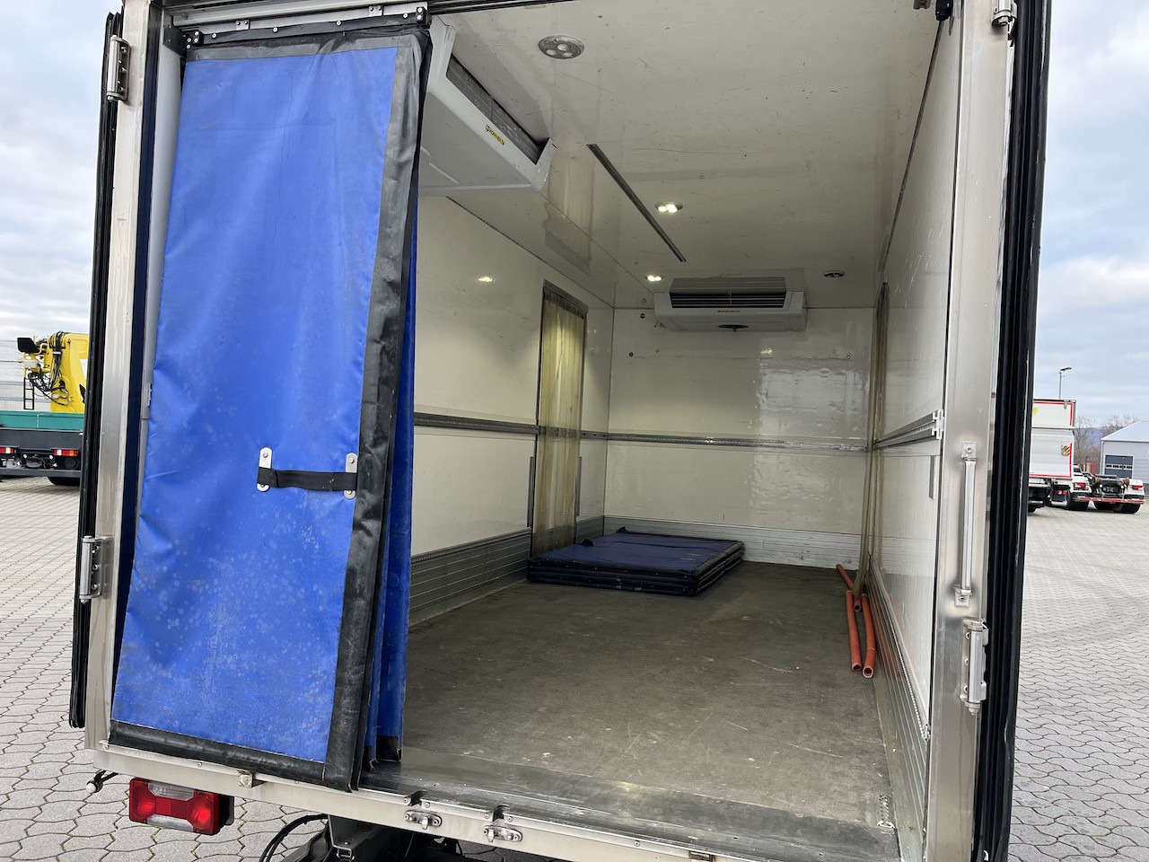 Iveco 70C18 Daily Tiefkühlkoffer mit Ladebordwand - Koelwagen: afbeelding 5 Iveco 70C18 Daily Tiefkühlkoffer mit Ladebordwand - Koelwagen: afbeelding 5
