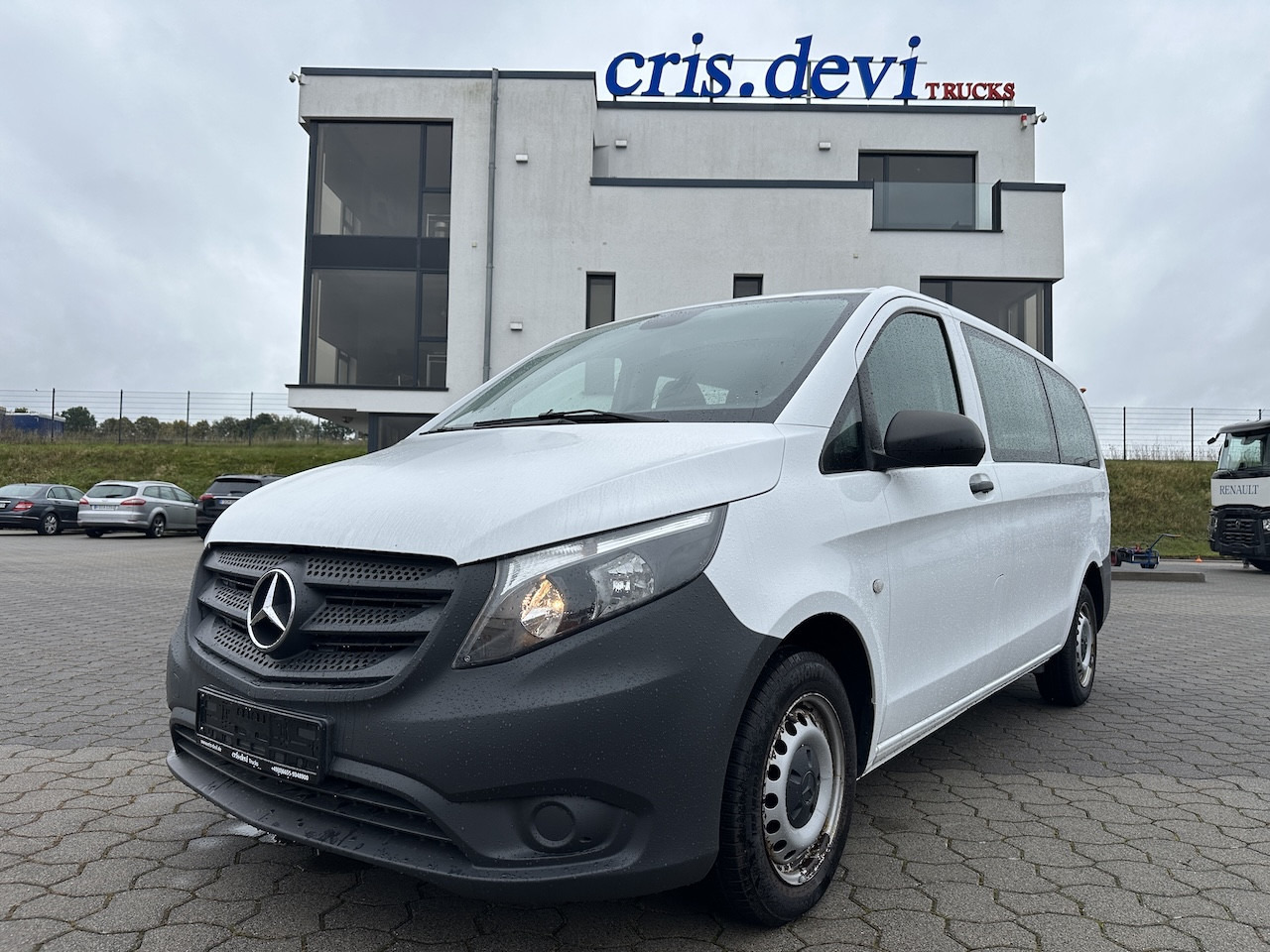 Mercedes-Benz Vito 111 CDI 9 Sitzer BT FSE Klima Tempomat Radio - Personenvervoer: afbeelding 1 Mercedes-Benz Vito 111 CDI 9 Sitzer BT FSE Klima Tempomat Radio - Personenvervoer: afbeelding 1