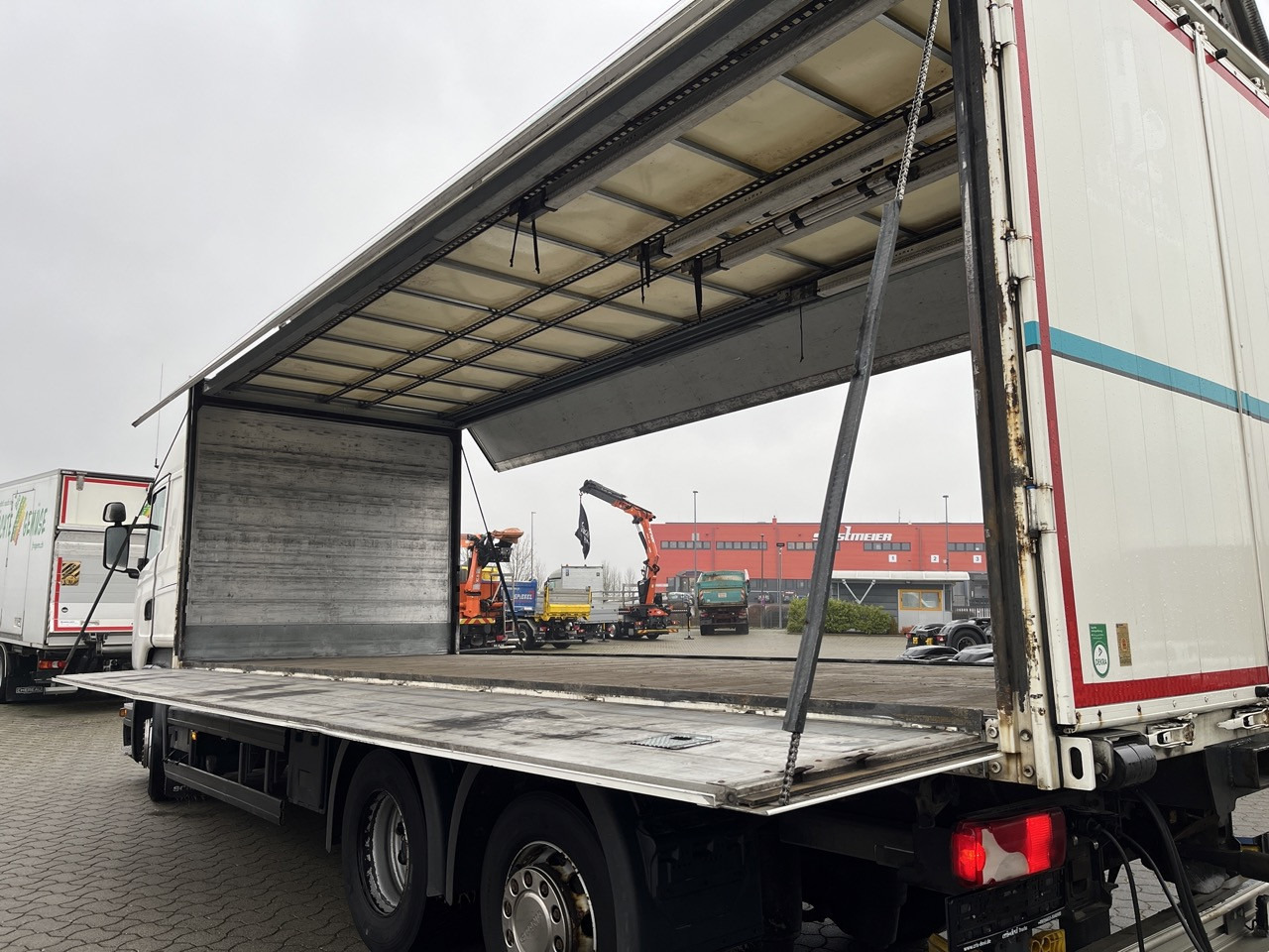 Scania R 450 6x2 Geränkezug + Orten Anhänger - Drankenwagen vrachtwagen: afbeelding 2 Scania R 450 6x2 Geränkezug + Orten Anhänger - Drankenwagen vrachtwagen: afbeelding 2