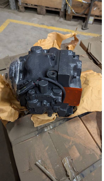 Komatsu WA380-6 or W430-6 hydraulic pump 708-1W-41570 - Hydraulica voor Bouwmachine: afbeelding 1 Komatsu WA380-6 or W430-6 hydraulic pump 708-1W-41570 - Hydraulica voor Bouwmachine: afbeelding 1
