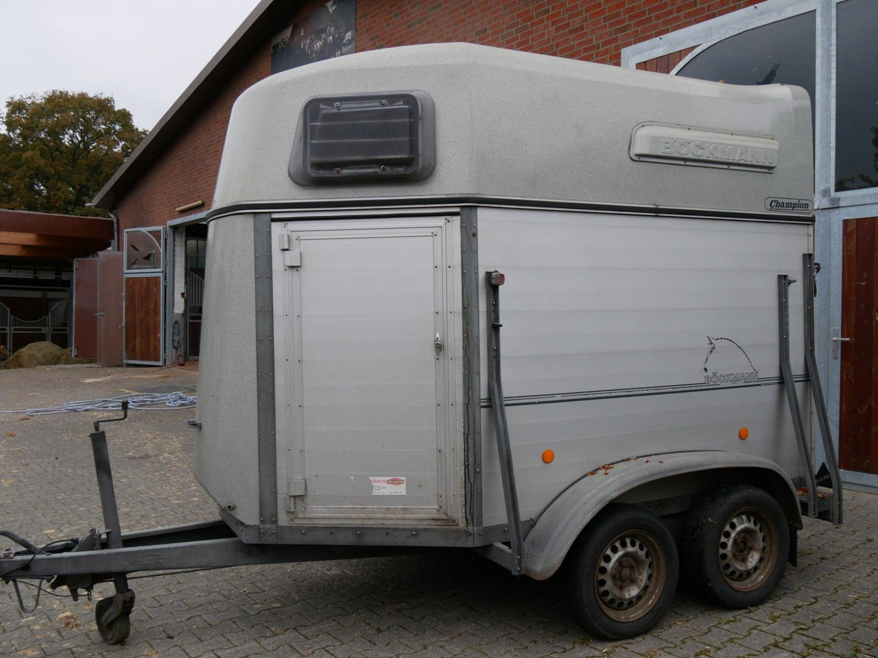 Böckmann Alu 2 Pferde mit Sattelkammer - Veewagen aanhangwagen: afbeelding 2 Böckmann Alu 2 Pferde mit Sattelkammer - Veewagen aanhangwagen: afbeelding 2