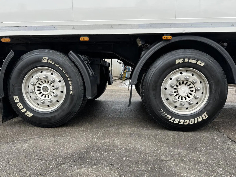 Krone Cool Liner Cool Liner 2 - Achs CITYSATTEL Lenkachse Carrier 1300TÜV NEU!! - Koelwagen oplegger: afbeelding 5 Krone Cool Liner Cool Liner 2 - Achs CITYSATTEL Lenkachse Carrier 1300TÜV NEU!! - Koelwagen oplegger: afbeelding 5