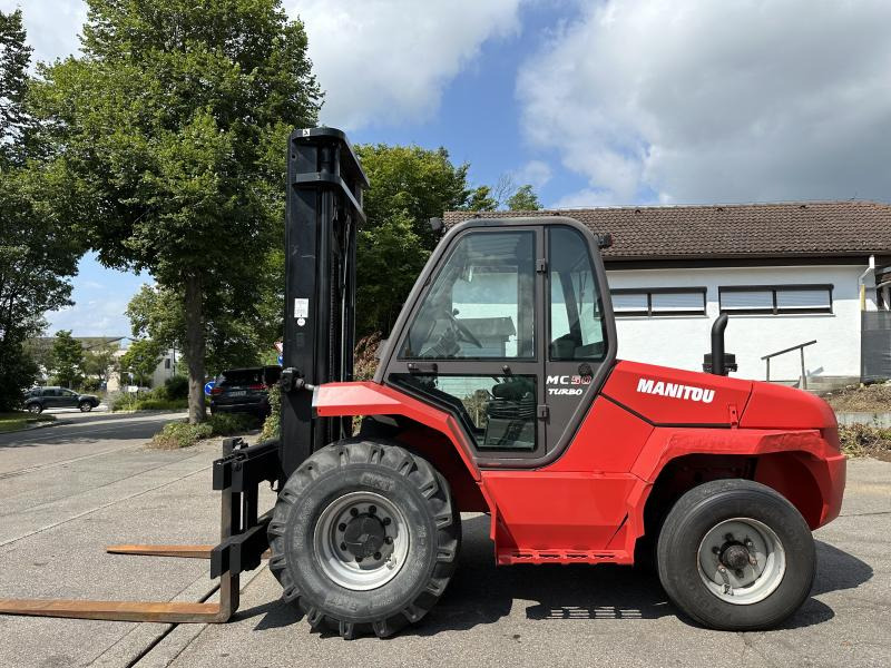 Manitou MC 50 Turbo 5 to Geländestapler Seitenschieb Kabin MC 50 Turbo 5 to Geländestapler Seitenschieb Kabine - Heftruck: afbeelding 1 Manitou MC 50 Turbo 5 to Geländestapler Seitenschieb Kabin MC 50 Turbo 5 to Geländestapler Seitenschieb Kabine - Heftruck: afbeelding 1