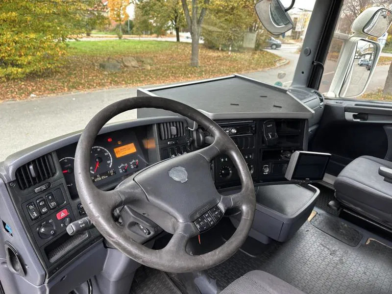 Trekker Scania R420 MEGA 4x2 Topline Intarder TÜV neu! E5: afbeelding 20 Trekker Scania R420 MEGA 4x2 Topline Intarder TÜV neu! E5: afbeelding 20