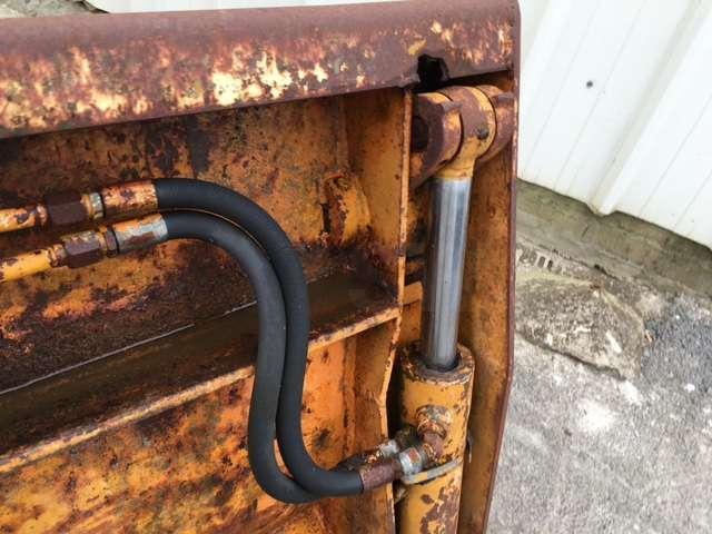 CASE 2340mm - Type tractopelle - Voorladerbak: afbeelding 2 CASE 2340mm - Type tractopelle - Voorladerbak: afbeelding 2