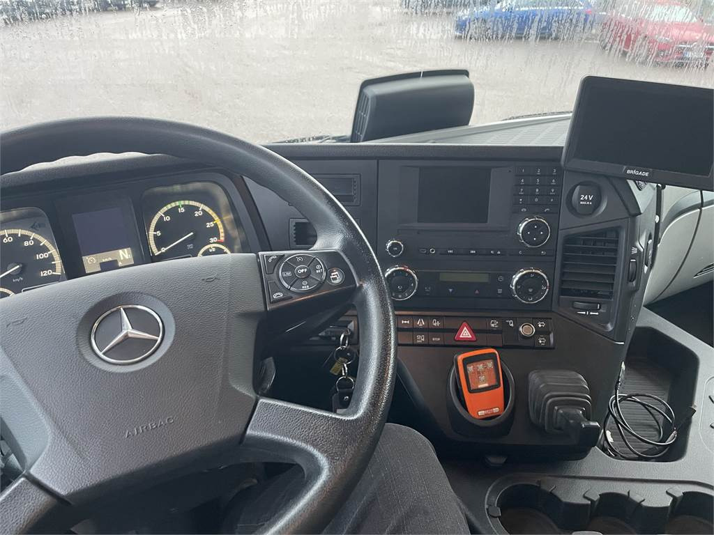 Mercedes-Benz Antos 1827 L/4x2 KSA-UMPIKORI+PL-NOSTIN - Bakwagen: afbeelding 3 Mercedes-Benz Antos 1827 L/4x2 KSA-UMPIKORI+PL-NOSTIN - Bakwagen: afbeelding 3