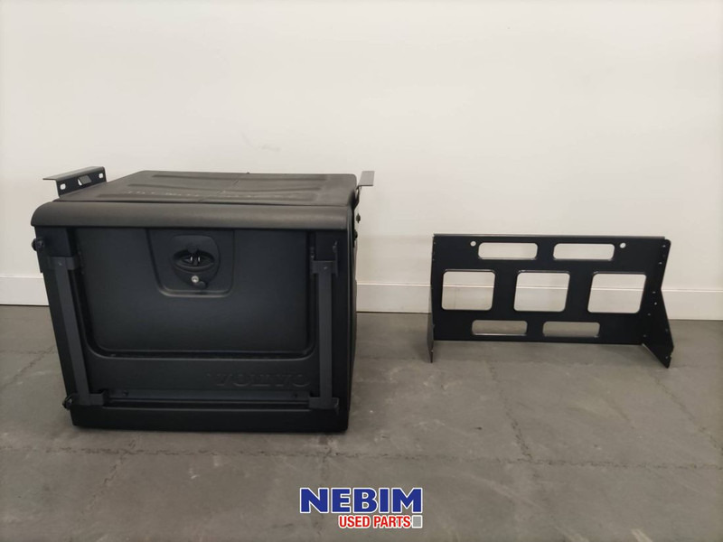 Volvo Volvo - 21353653 - Volvo gereedschapskist - Onderdelen voor Vrachtwagen: afbeelding 1 Volvo Volvo - 21353653 - Volvo gereedschapskist - Onderdelen voor Vrachtwagen: afbeelding 1