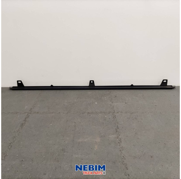 Volvo Volvo - 21495267 - Bumperspoiler FH4 / FM4 midden - Onderdelen voor Vrachtwagen: afbeelding 2 Volvo Volvo - 21495267 - Bumperspoiler FH4 / FM4 midden - Onderdelen voor Vrachtwagen: afbeelding 2
