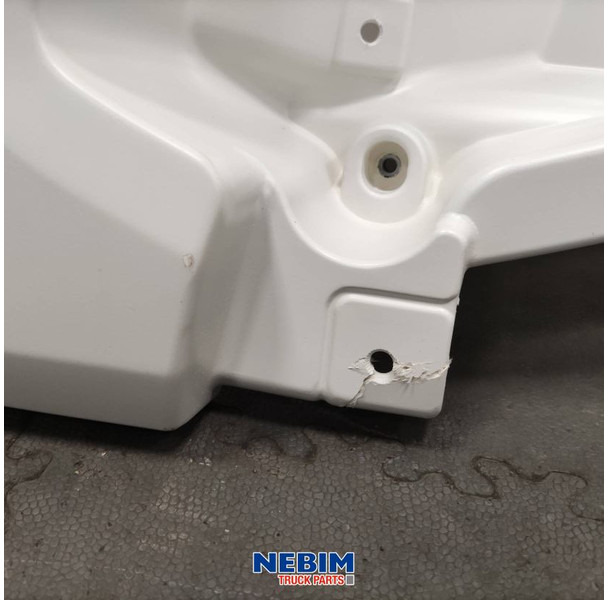 Volvo Volvo - 22376336 - Bumper FL3 - Onderdelen voor Vrachtwagen: afbeelding 3 Volvo Volvo - 22376336 - Bumper FL3 - Onderdelen voor Vrachtwagen: afbeelding 3