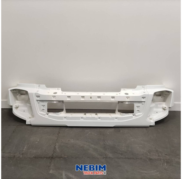 Volvo Volvo - 22376336 - Bumper FL3 - Onderdelen voor Vrachtwagen: afbeelding 1 Volvo Volvo - 22376336 - Bumper FL3 - Onderdelen voor Vrachtwagen: afbeelding 1