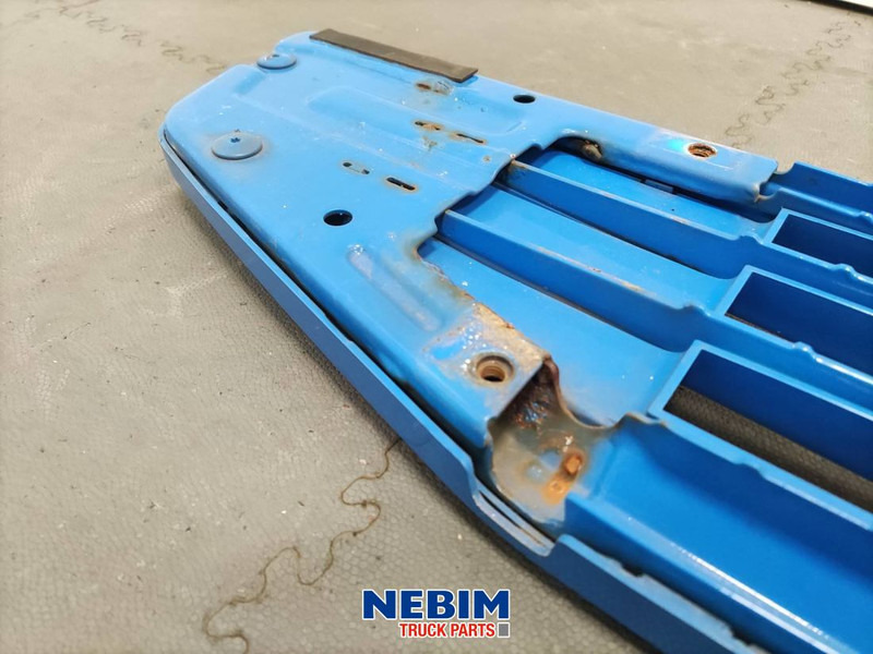 Volvo Volvo - 82208512 - Treeplank FH4 boven compleet - Onderdelen voor Vrachtwagen: afbeelding 3 Volvo Volvo - 82208512 - Treeplank FH4 boven compleet - Onderdelen voor Vrachtwagen: afbeelding 3